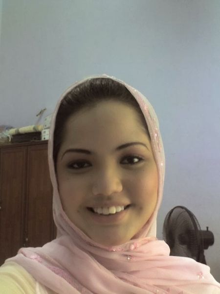 jilbab pamer toket di kantor
